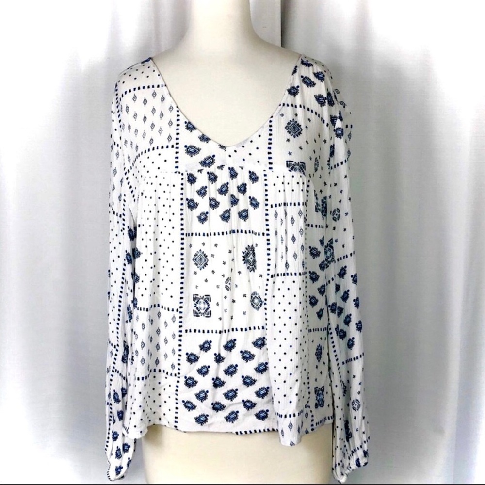 Abercrombie & Fitch Navy and White Blouse. Size Small